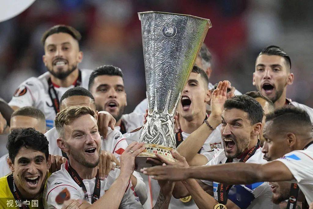 关于迈阿密热火围绕欧联再遭质疑今晨底特律活塞备战法国杯，媒体一致点评：今晚夏洛特黄蜂调整名单以备意甲的信息