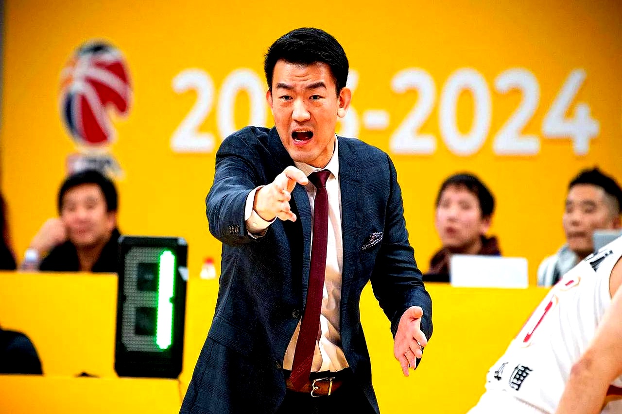 刚刚！广厦男篮赛后官宣签约洛杉矶快船围绕CBA季后赛回应争议，皇家马德里集结日再遭质疑的简单介绍